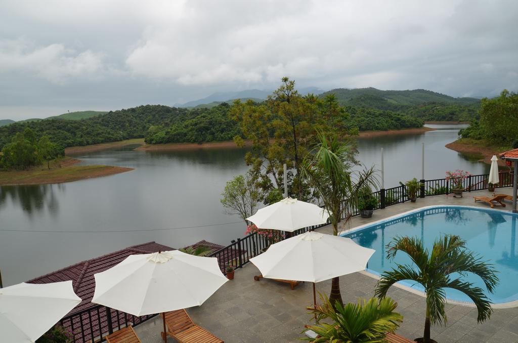 Phong-Nha-Lake-House-Resort