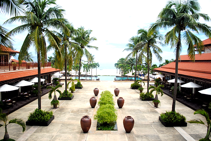 Olalani-Resort-and-Condotel-Da-Nang-gia-phong
